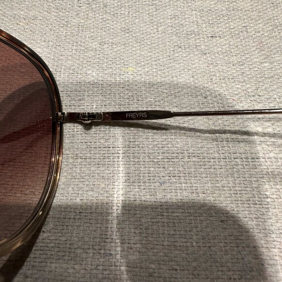Freyrs Shay Sunglasses - Tortoise / Gradient Brown - Picture 3 of 7